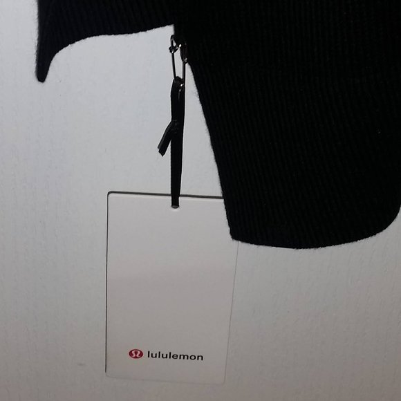 Lululemon Opened Up Poncho in Black - Picture 8 of 12